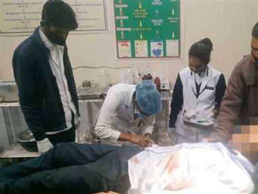 मामूली विवाद में स्कूली छात्रों के बीच चाकूबाजी, एक जख्मी