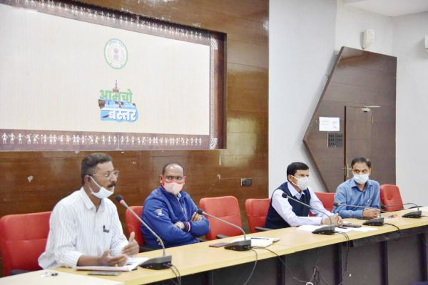 कोरोना नियंत्रण के लिए ट्रेसिंग और होम आइसोलेशन का प्रशिक्षण