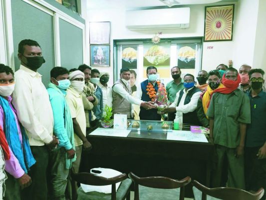 संसदीय सचिव के प्रयास से गुड़रुडीह में राशन दुकान के लिए मिली स्वीकृति