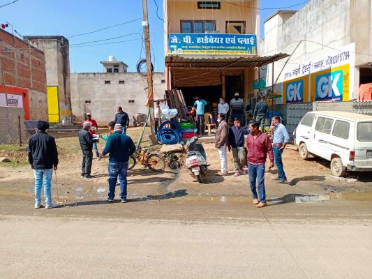 सडक़ के दोनों ओर मार्किंग, बाहर दुकान लगाने पर होगी कार्रवाई