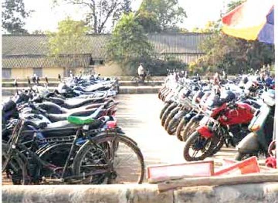 पुलिस ने फेरी नजर, सडक़ पर बाइक चोरों की पेट्रोलिंग, महीनेभर में 25 से ज्यादा ठिकानों से दोपहिया ले उड़े