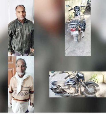 ज्वेलर्स के सामने खड़ी गाड़ी के डिक्की से पासबुक व नगदी पार