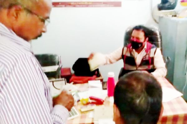 15 लाख का गबन कर पोस्ट मास्टर फरार