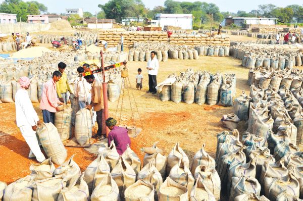  अधिक धान तौल कर गड़बड़ी कर रहे सोसायटी वाले, साय ने सीएम से की शिकायत