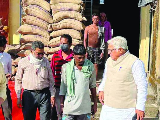 स्टेट वेयरहाऊस कार्पोरेशन के अध्यक्ष ने किया औचक निरीक्षण