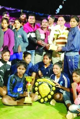 कबड्डी : महिला वर्ग में आलोर व पुरूष में डीहीपारा विजयी