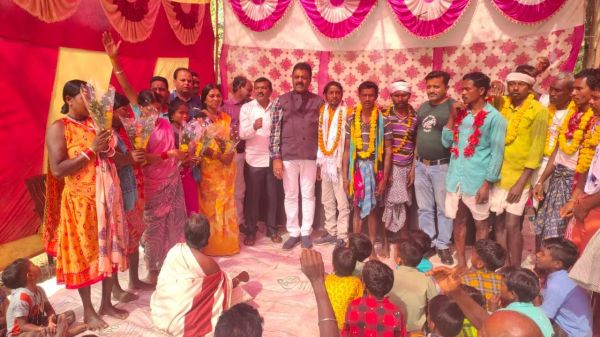 सूदूर वनांचल कावापाल-गुमलवाडा के सरपंच समेत 25 ने किया कांग्रेस प्रवेश