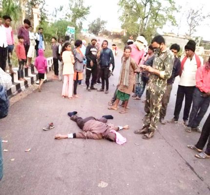 वाहन ने बाइक को मारी ठोकर, मौत