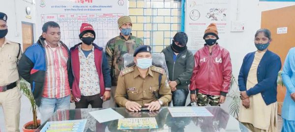 गांजा के साथ महिलाओं समेत 4 गिरफ्तार