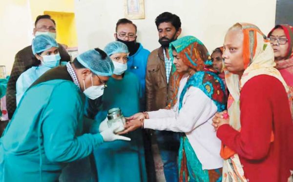 बुजुर्ग की आंखों से अब कोई दूसरा जरूरतमंद देख सकेगा दुनिया