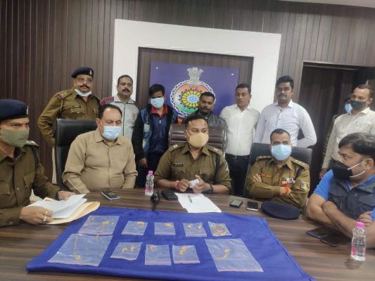 बेटे-भांजे ने घर में की 20 तोले सोने के जेवरों की चोरी