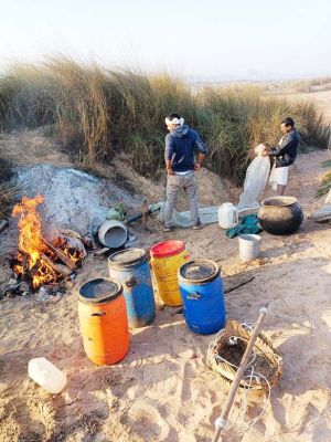 150 लीटर महुआ शराब जब्त, आरोपी फरार