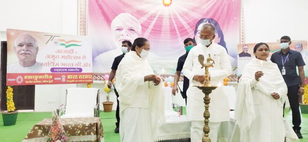 अमृत महोत्सव के संदेश को जन-जन तक पहुंचाएं- गृहमंत्री