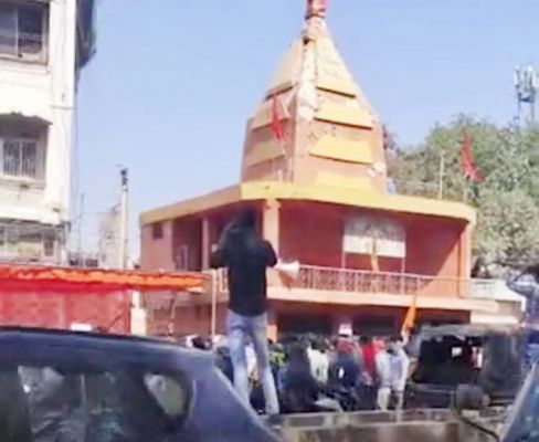 हनुमान मंदिर बचाने विहिप ने निकाली रैली, कहा-टूटने न देंगे, जय श्रीराम गूंजा शहर