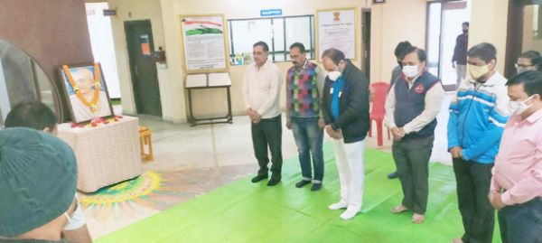 गांधी के पद चिन्हों पर चलने का संकल्प