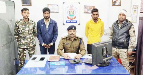 ग्रामीण का एटीएम कार्ड बनवाया, खाते से निकाले 6.80 लाख