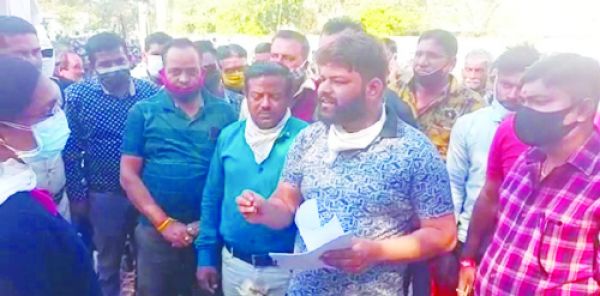 अवैध गतिविधियों पर प्रतिबंध लगाने हाईवा मालिक आए सामने