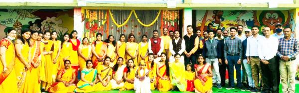 स्कूलों में मनाया  बसंत महोत्सव