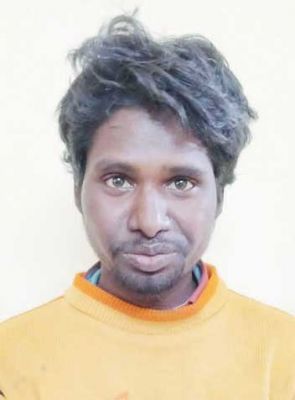 मानसिक बीमार ने की मंदिर में तोडफ़ोड़, हिरासत में