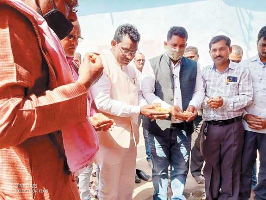 नाली निर्माण कार्य का भूमिपूजन