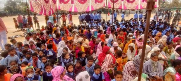 बसंत पंचमी पर सीआरपीएफ कैंप में भंडारा