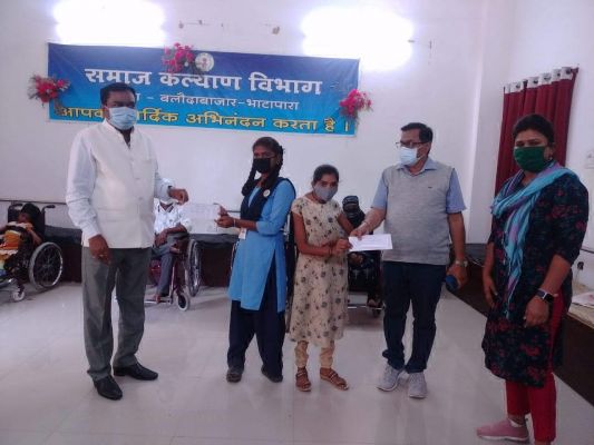 जनचौपाल में मिले 50 आवेदन, दिव्यांगो को बांटे सहायक उपकरण
