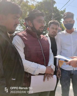 मूणत पर कार्रवाई को ले एनएसयूआई ने एसपी को सौंपा ज्ञापन