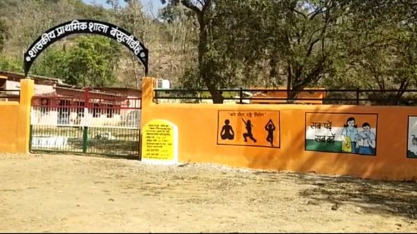 स्कूलों का रंगरोगन