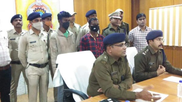 रोज के विवाद से तंग साथियों ने की हत्या