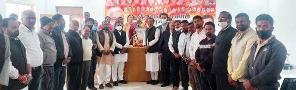 पुण्यतिथि पर राजमाता देवेंद्र कुमारी सिंह देव को दी श्रद्धांजलि