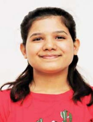 अनुष्का प्रथम प्रयास में ही सीए बनीं