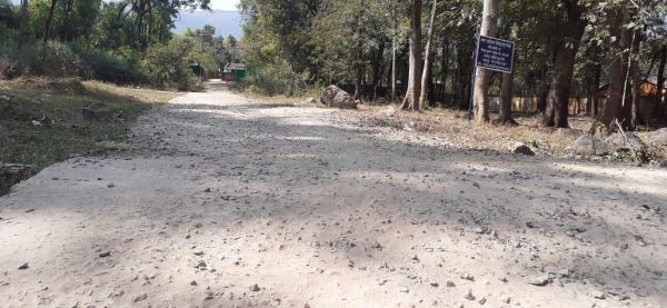 कुछ ही महिने में सीसी सडक़ बदहाल