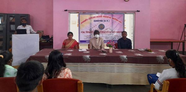 पत्रकार को निष्पक्षता से दायित्वों का करना चाहिए निर्वहन - टांडेकर