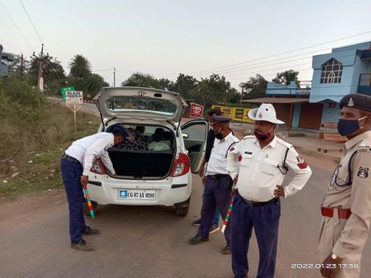 पुलिस ने वाहन चालकों को दी समझाईश
