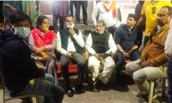 कोरवा पहाड़ी महिला की निजी नर्सिंग होम में मौत, ननकीराम के धरने पर बैठते ही प्रशासन आया हरकत में, अस्पताल सील, जांच टीम बनी  