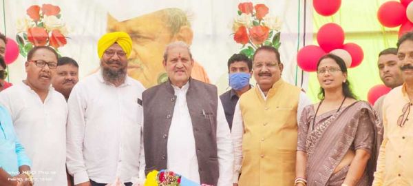 विधायक धनेंद्र का जन्मदिन धूमधाम से मना
