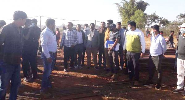 खाद्य मंत्री ने किया निर्माणाधीन एकलव्य विद्यालय का निरीक्षण