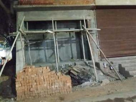 निर्माणाधीन व्यावसायिक परिसर निर्माण पर स्थगन आदेश जारी