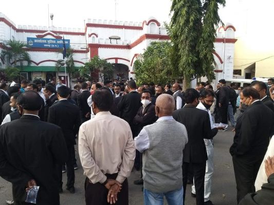 3 वकीलों की गिरफ्तारी पर अधिवक्ता संघ ने जताई नाराजगी