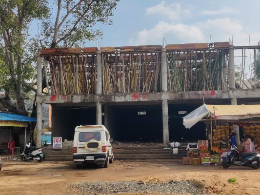 दुकानों के नियम विरूद्ध आबंटन पर पीडि़त ने भेजा कानूनी नोटिस