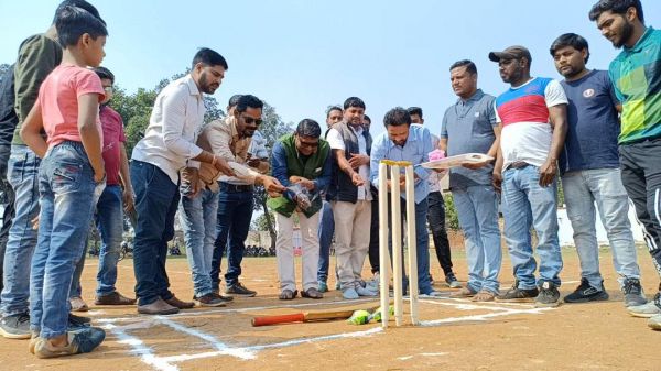 उद्घाटन मैच में नपं की टीम ने मारी बाजी