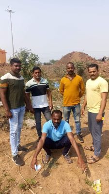 पुलिस स्टाफ बताकर ट्रैक्टर चालक से मोबाइल, रुपए व ट्रॉली रेत की लूट