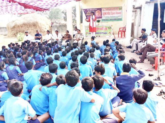 ओपन हाउस कार्यक्रम, बच्चों को अभिव्यक्ति ऐप को डाउनलोड करना, इस्तेमाल करना सिखाया
