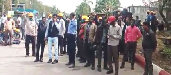 पावर प्लांट में नाइट ड्यूटी कर रहा मजदूर सुबह मृत मिला, श्रमिकों में आक्रोश मांगा एक करोड़ मुआवजा