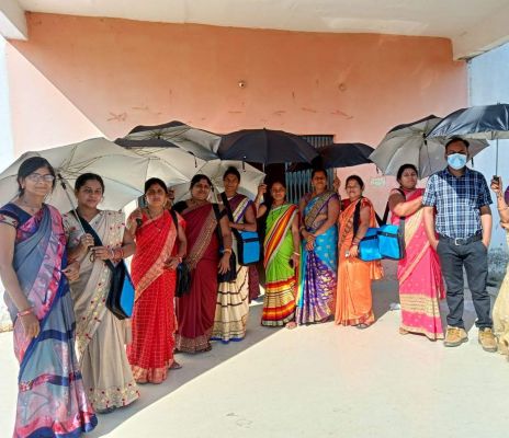 मितानिनों को प्रशिक्षण, छाता और बैग का किया वितरण