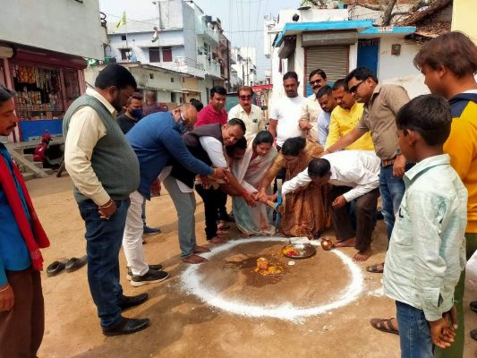 मुक्तिधाम जीर्णोद्धार व सामुदायिक भवन, उद्यान व रोड-नाली बनेगी