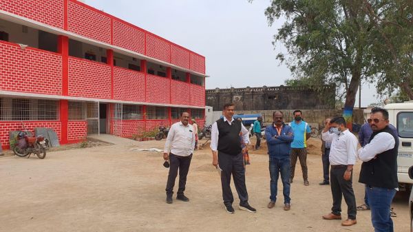 लंबित प्रकरणों के शीघ्र निराकरण के निर्देश