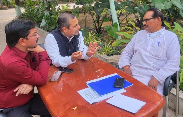 ऑनलाइन परीक्षा लेने की मांग पर विधायक ने स्कूल शिक्षा मंत्री से की मुलाकात