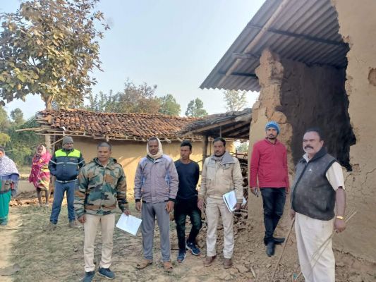 हाथियों ने मकानों-फसलों को पहुंचाया नुकसान