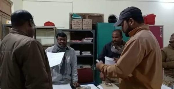 गुमटी में घुसकर अभद्र व्यवहार, सिपाही पर आरोप